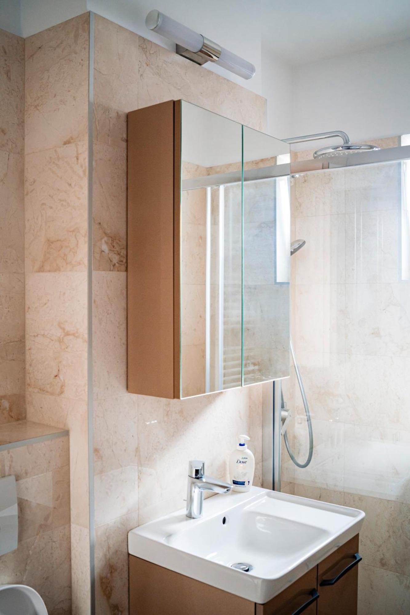Downtown Apartment Râmnicu Vâlcea 外观 照片